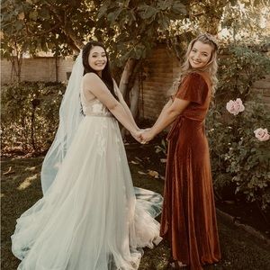 Thee cutest burnt orange bridesmaids dress!